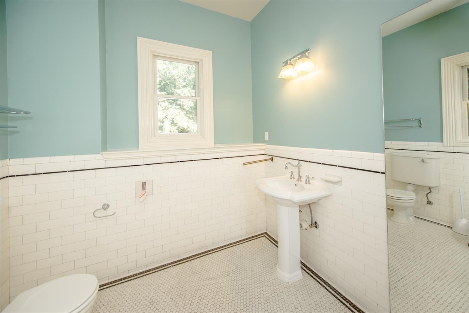 Woodland, California, 95695, United States, 5 Bedrooms Bedrooms, ,4 BathroomsBathrooms,Residential,Active,1843839