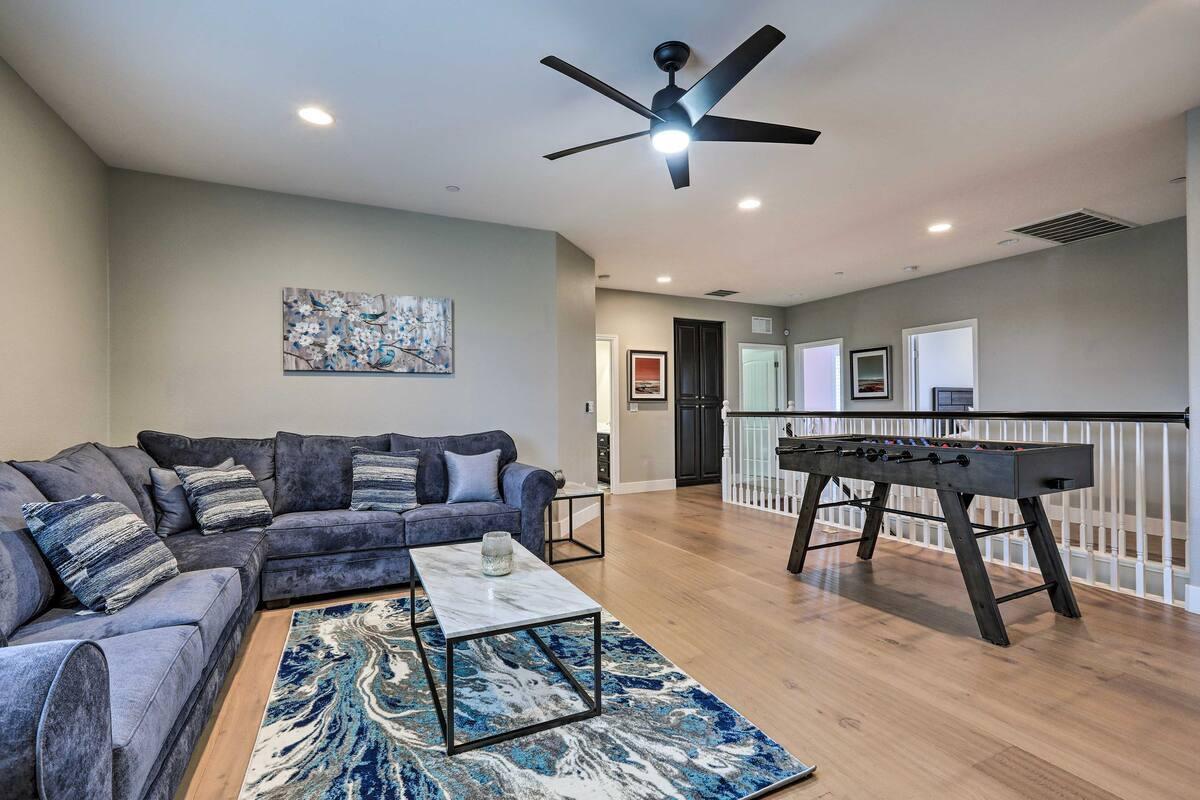 Roseville, California, 95747, United States, 5 Bedrooms Bedrooms, ,4 BathroomsBathrooms,Residential,Active,2039023