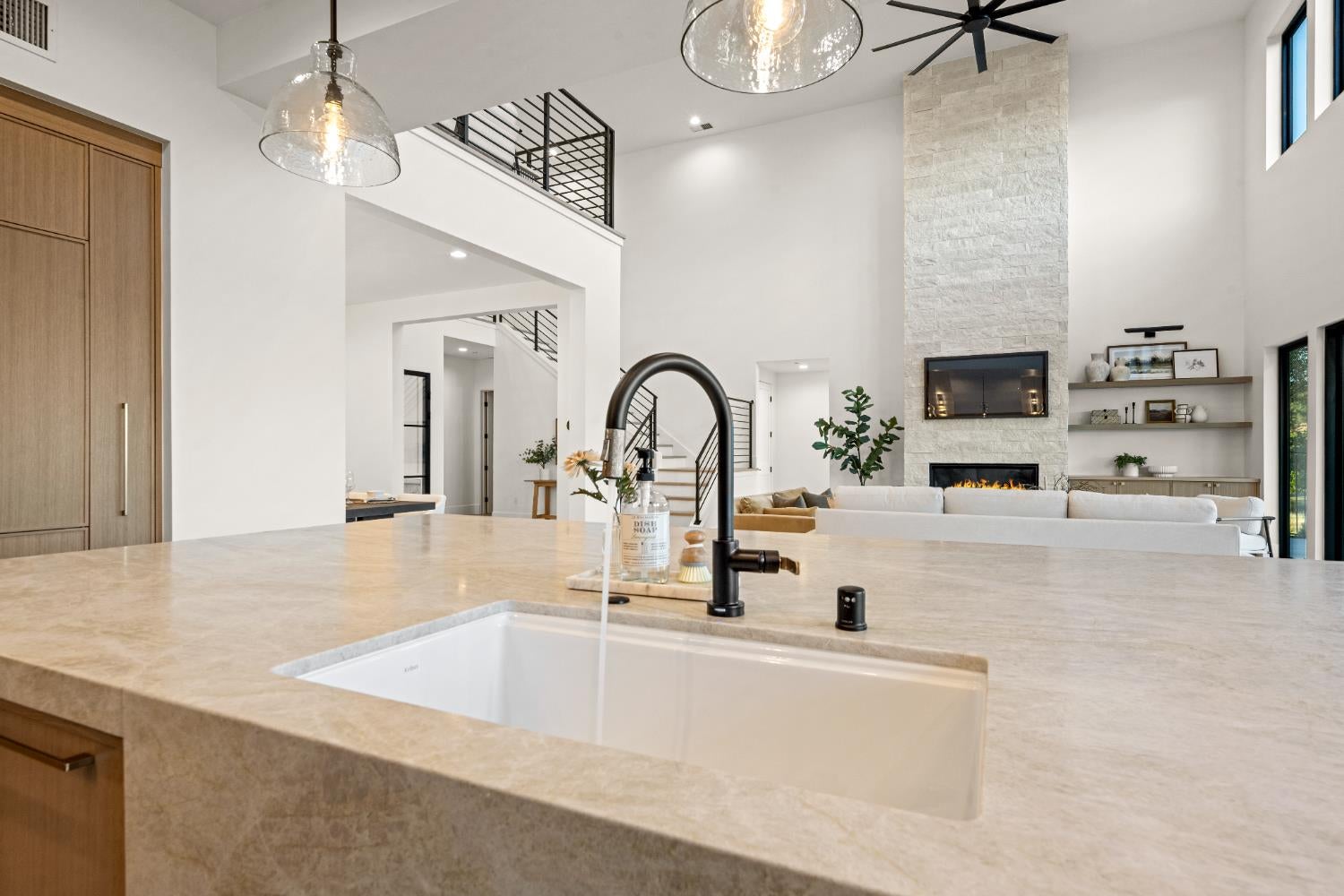 Loomis, California, 95650, United States, 5 Bedrooms Bedrooms, ,4 BathroomsBathrooms,Residential,Active,1959535