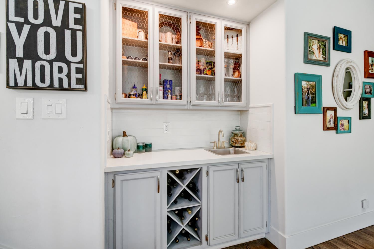 Carmichael, California, 95608, United States, 5 Bedrooms Bedrooms, ,4 BathroomsBathrooms,Residential,Active,1952048