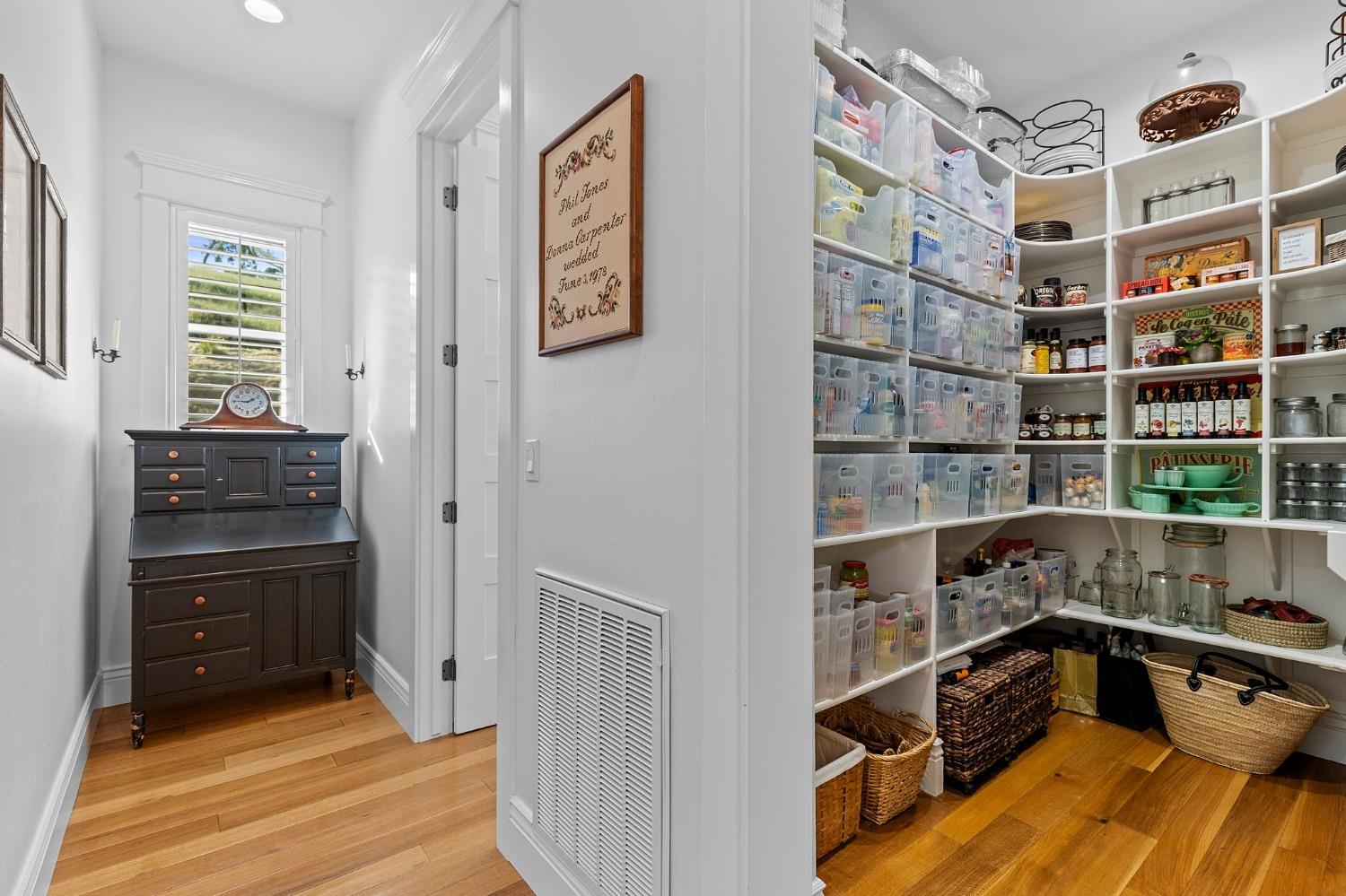 Sutter Creek, California, 95685, United States, 3 Bedrooms Bedrooms, ,3 BathroomsBathrooms,Residential,Active,2011413