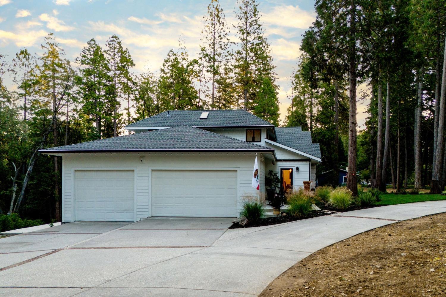 Nevada City, California, 95959, United States, 4 Bedrooms Bedrooms, ,5 BathroomsBathrooms,Residential,Active,1808164