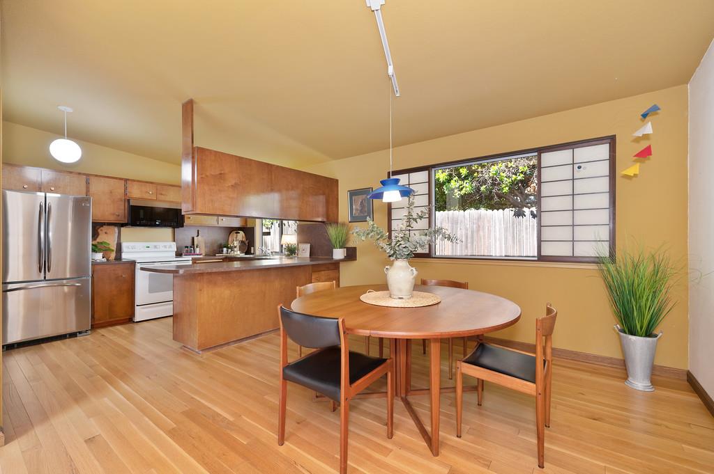 Davis, California, 95616, United States, 5 Bedrooms Bedrooms, ,2 BathroomsBathrooms,Residential,Active,1914596