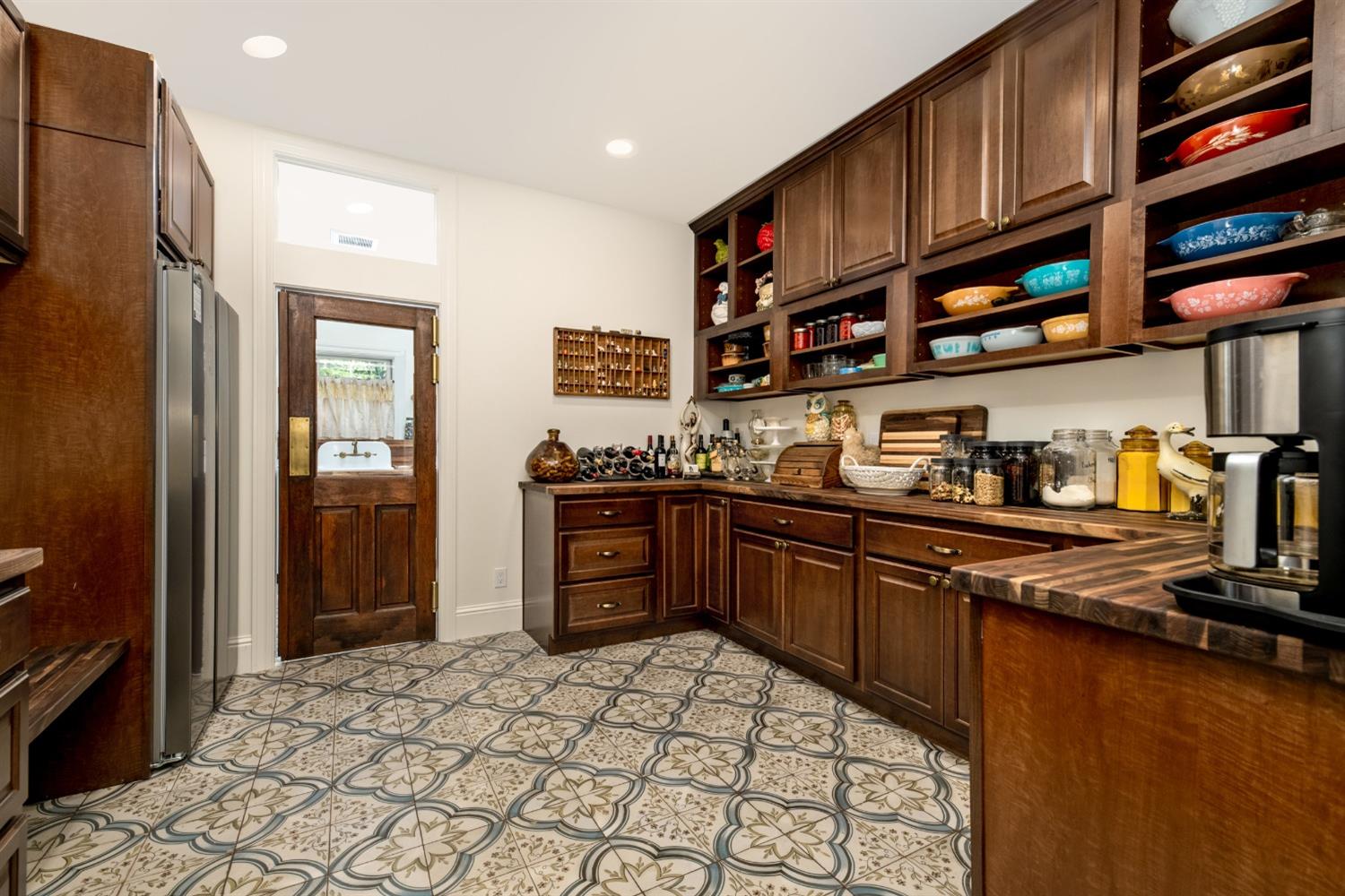 Nevada City, California, 95959, United States, 4 Bedrooms Bedrooms, ,5 BathroomsBathrooms,Residential,Active,1808164