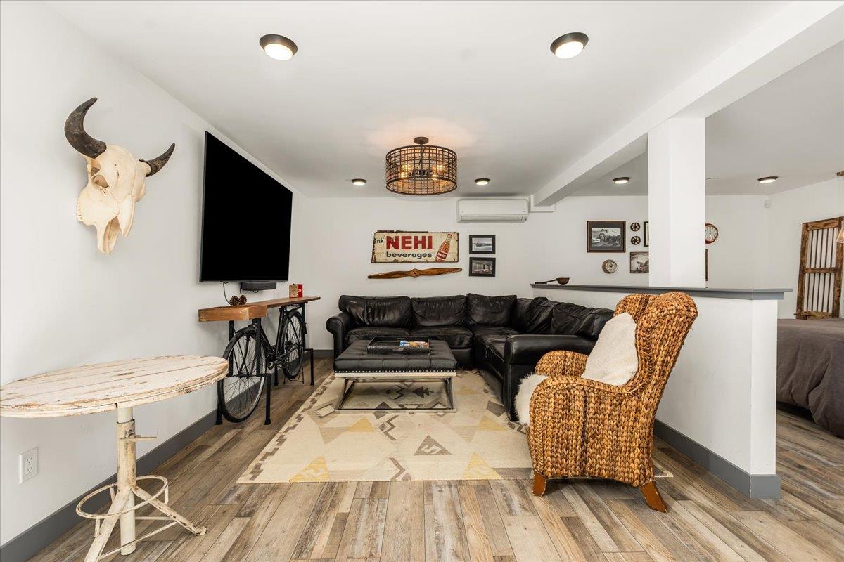 Nevada City, California, 95959, United States, 7 Bedrooms Bedrooms, ,5 BathroomsBathrooms,Residential,Active,2011864