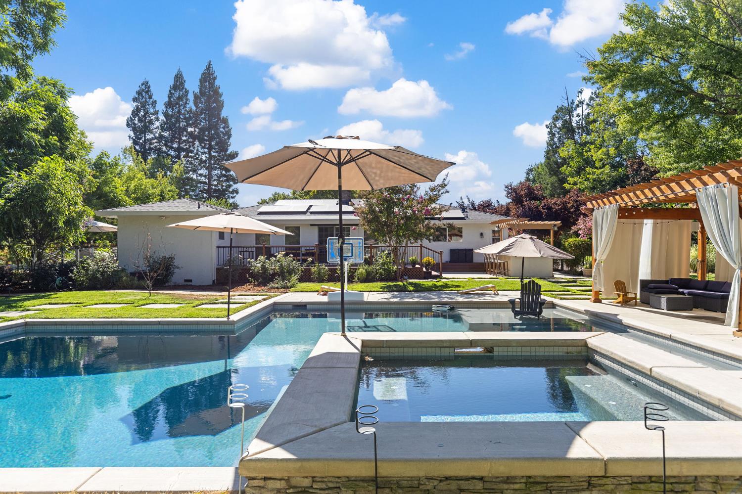 Loomis, California, 95650, United States, 3 Bedrooms Bedrooms, ,2 BathroomsBathrooms,Residential,Pending,1922290