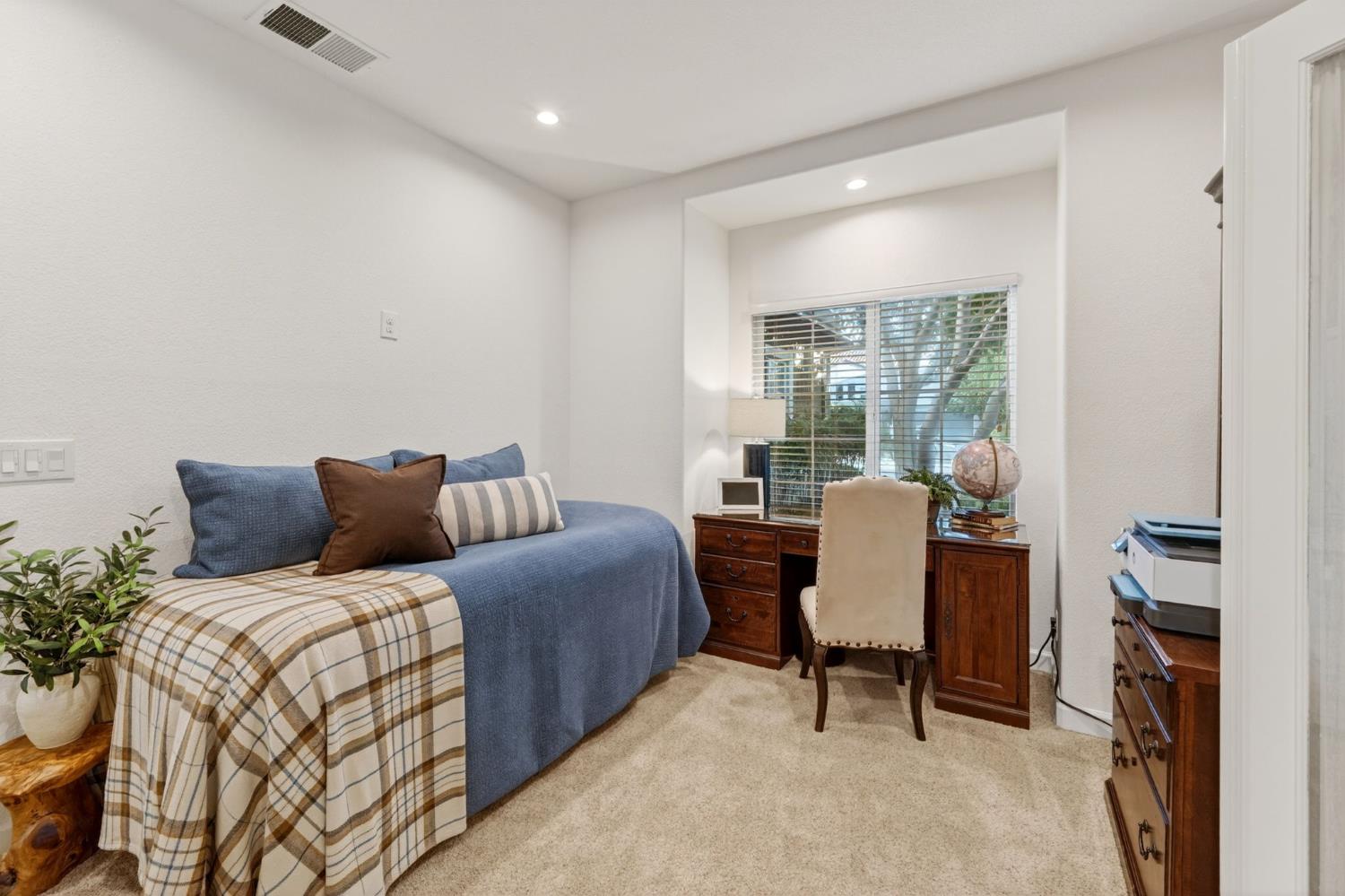 Davis, California, 95618, United States, 5 Bedrooms Bedrooms, ,3 BathroomsBathrooms,Residential,Active,2045676