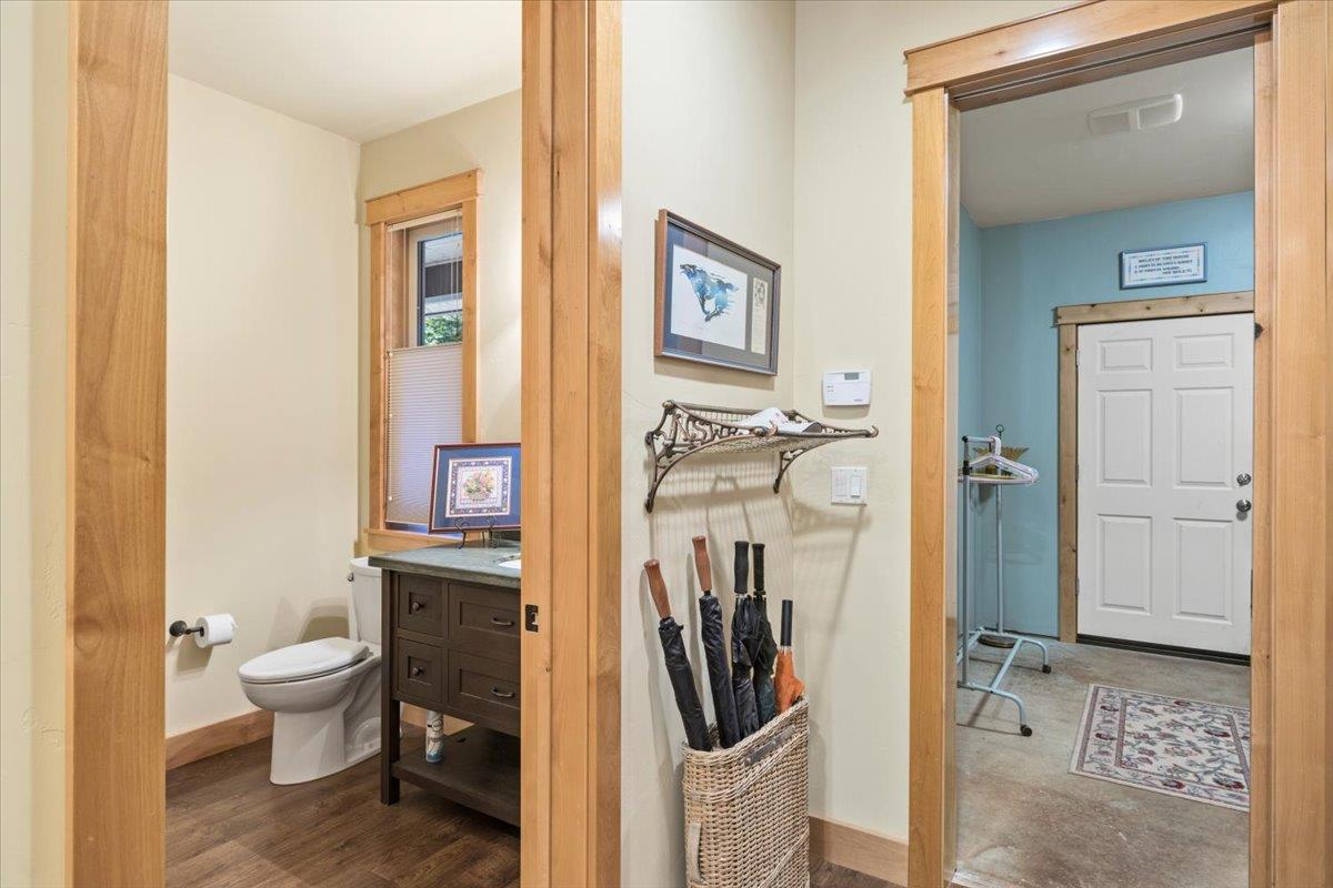 Nevada City, California, 95959, United States, 3 Bedrooms Bedrooms, ,4 BathroomsBathrooms,Residential,Active,1893237