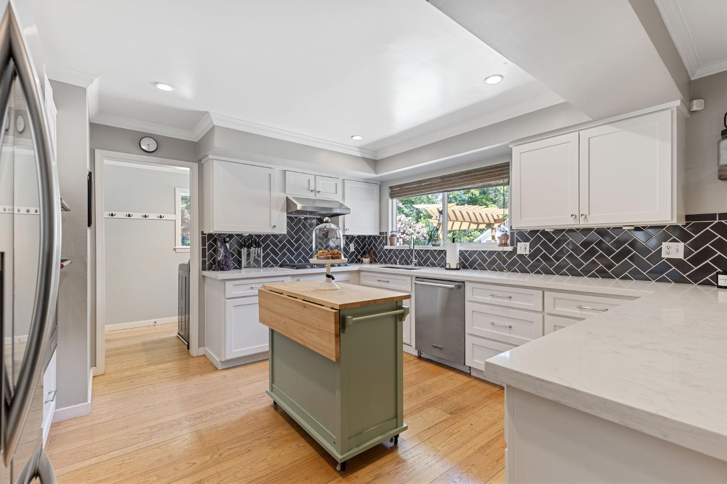 Loomis, California, 95650, United States, 3 Bedrooms Bedrooms, ,2 BathroomsBathrooms,Residential,Pending,1922290
