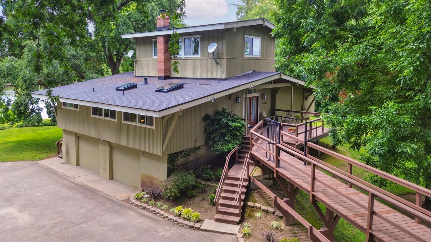 Sacramento, California, 95837, United States, 3 Bedrooms Bedrooms, ,2 BathroomsBathrooms,Residential,Active,2052080