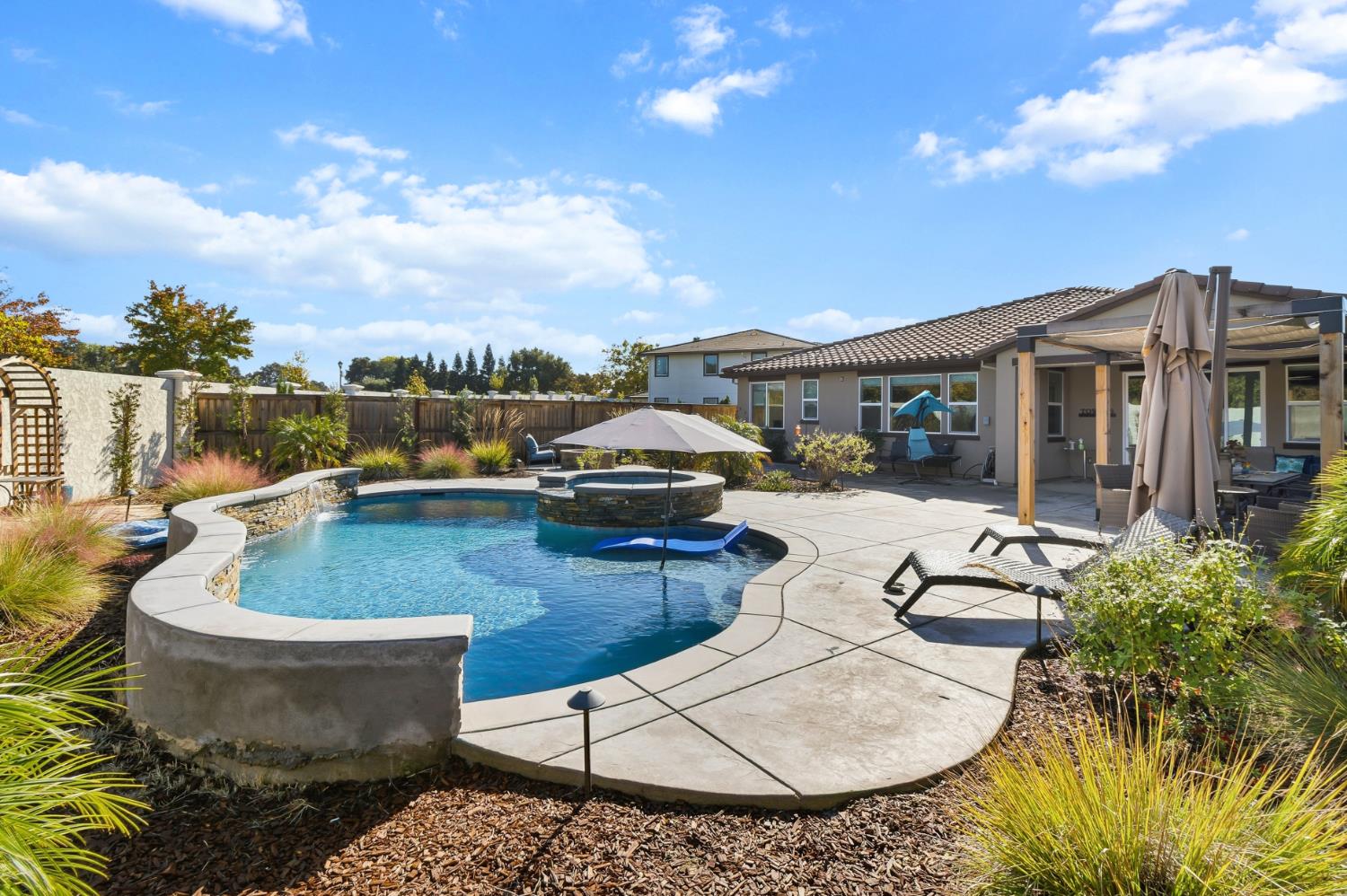 West Sacramento, California, 95605, United States, 3 Bedrooms Bedrooms, ,4 BathroomsBathrooms,Residential,Active,2008265