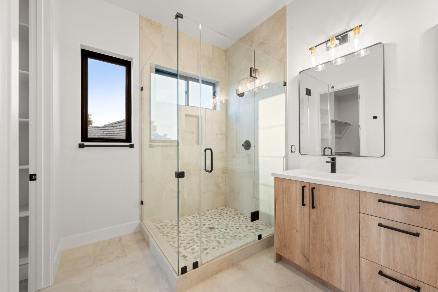 Auburn, California, 95602, United States, 4 Bedrooms Bedrooms, ,3 BathroomsBathrooms,Residential,Active,1959534