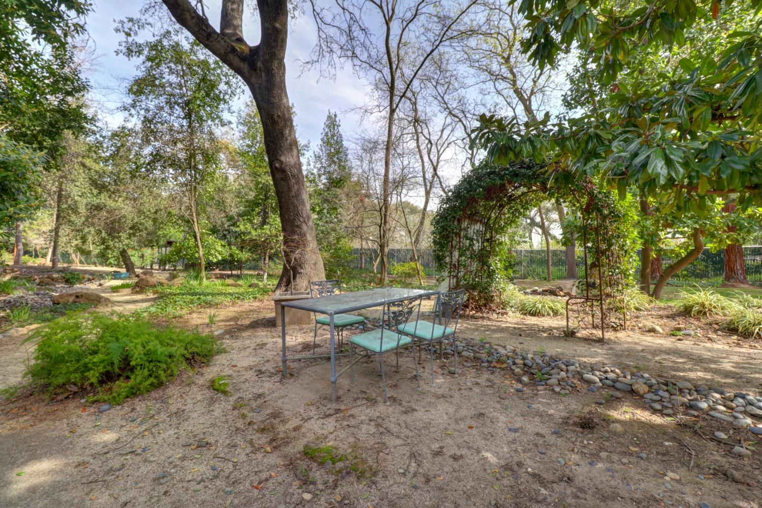 Sacramento, California, 95827, United States, 6 Bedrooms Bedrooms, ,7 BathroomsBathrooms,Residential,Active,1898041