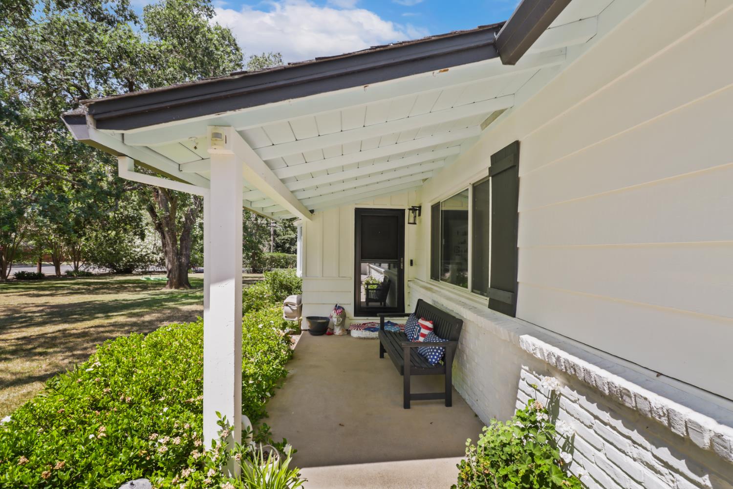Carmichael, California, 95608, United States, 4 Bedrooms Bedrooms, ,3 BathroomsBathrooms,Residential,Active,1904149