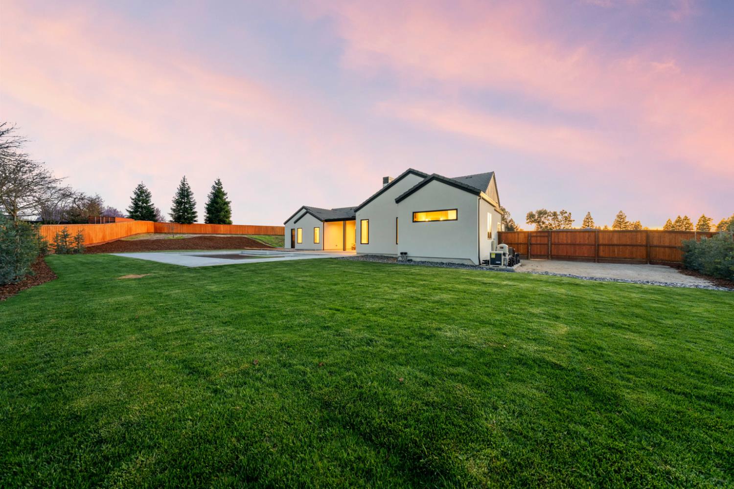 Loomis, California, 95650, United States, 4 Bedrooms Bedrooms, ,5 BathroomsBathrooms,Residential,Active,1893259