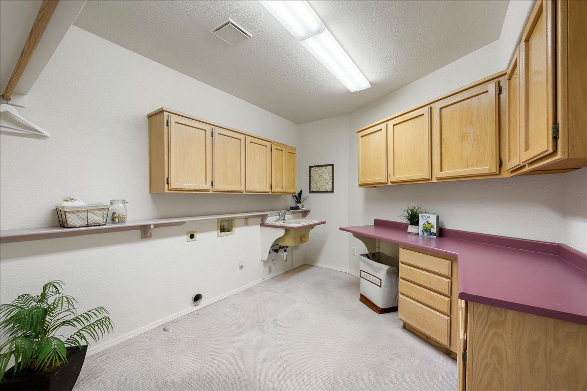 Newcastle, California, 95658, United States, 3 Bedrooms Bedrooms, ,3 BathroomsBathrooms,Residential,Active,1798198