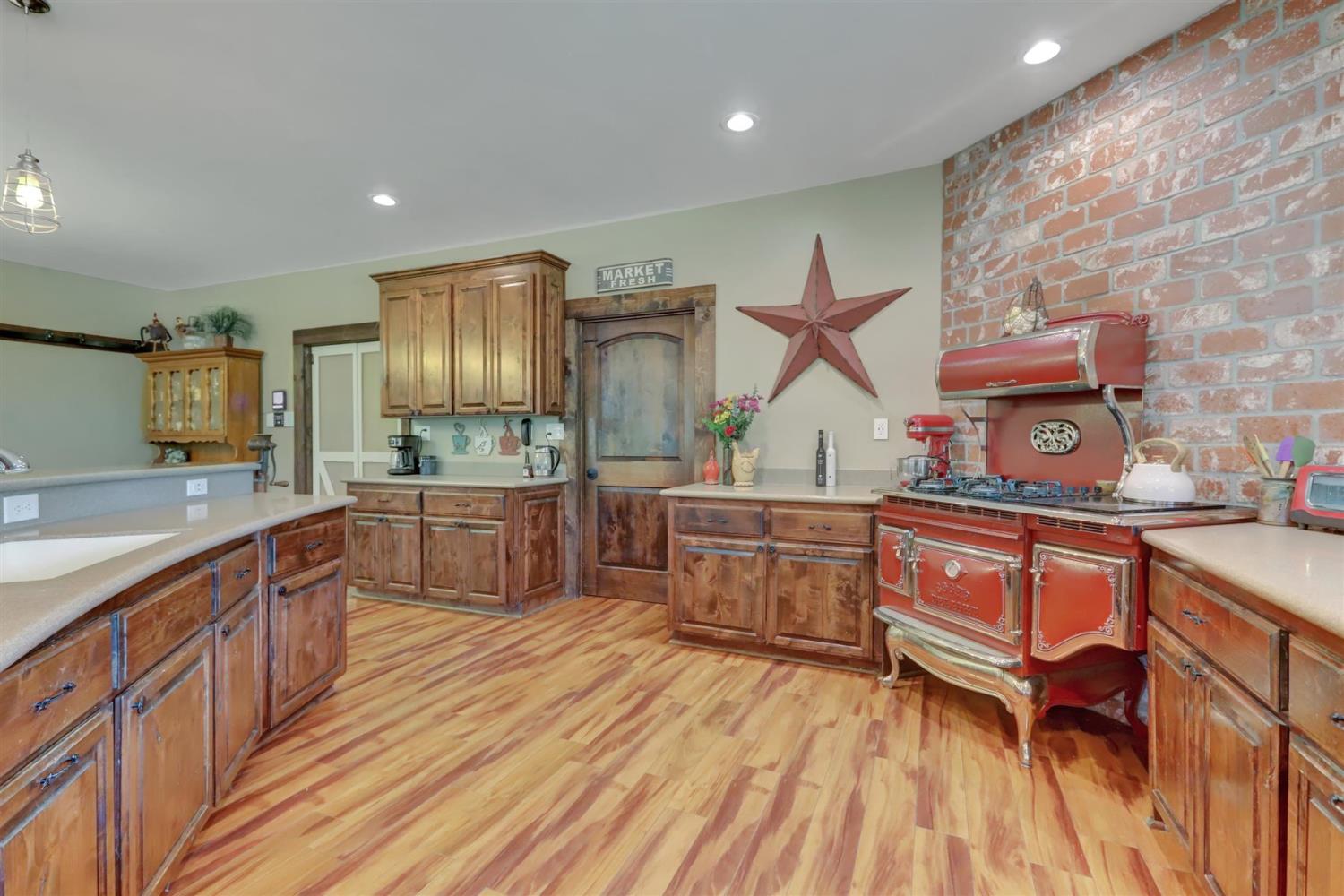 Grass Valley, California, 95949, United States, 4 Bedrooms Bedrooms, ,5 BathroomsBathrooms,Residential,Active,1941342
