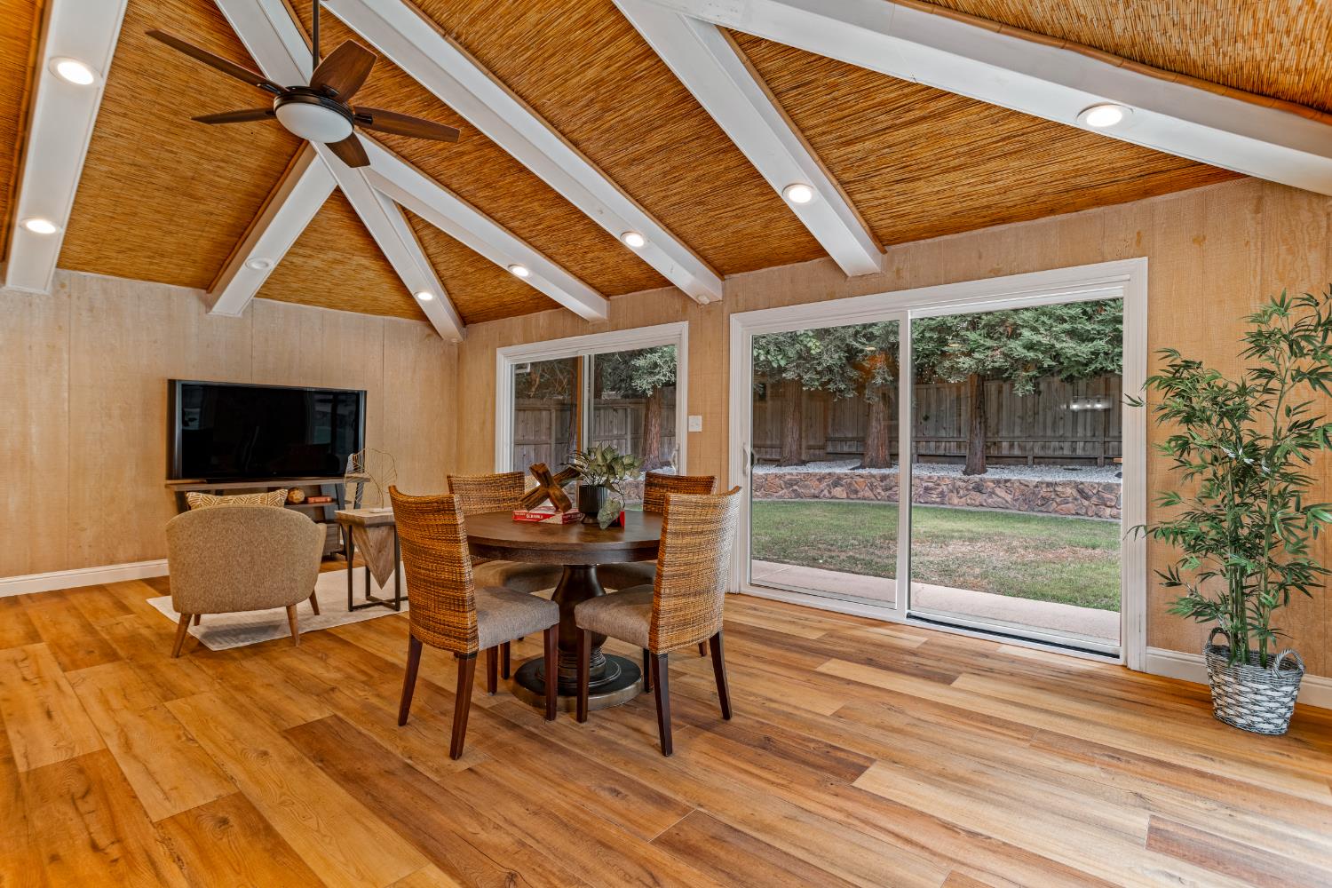 Sacramento, California, 95864, United States, 5 Bedrooms Bedrooms, ,3 BathroomsBathrooms,Residential,Active,1946308