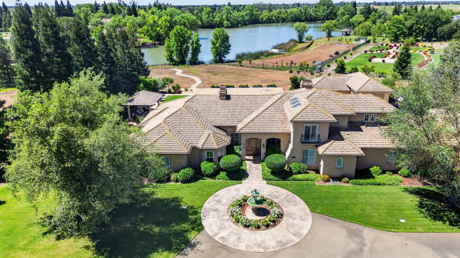 Sacramento, California, 95830, United States, 4 Bedrooms Bedrooms, ,4 BathroomsBathrooms,Residential,Active,2045041