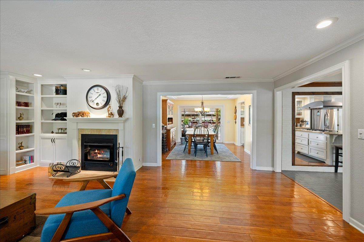 Shingle Springs, California, 95682, United States, 3 Bedrooms Bedrooms, ,3 BathroomsBathrooms,Residential,Active,1823945