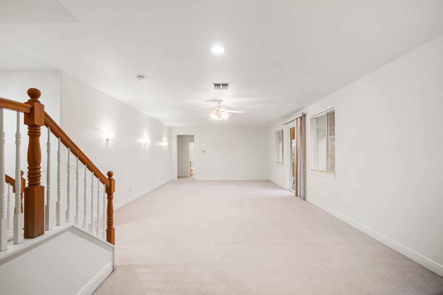 Roseville, California, 95661, United States, 5 Bedrooms Bedrooms, ,4 BathroomsBathrooms,Residential,Active,2006825