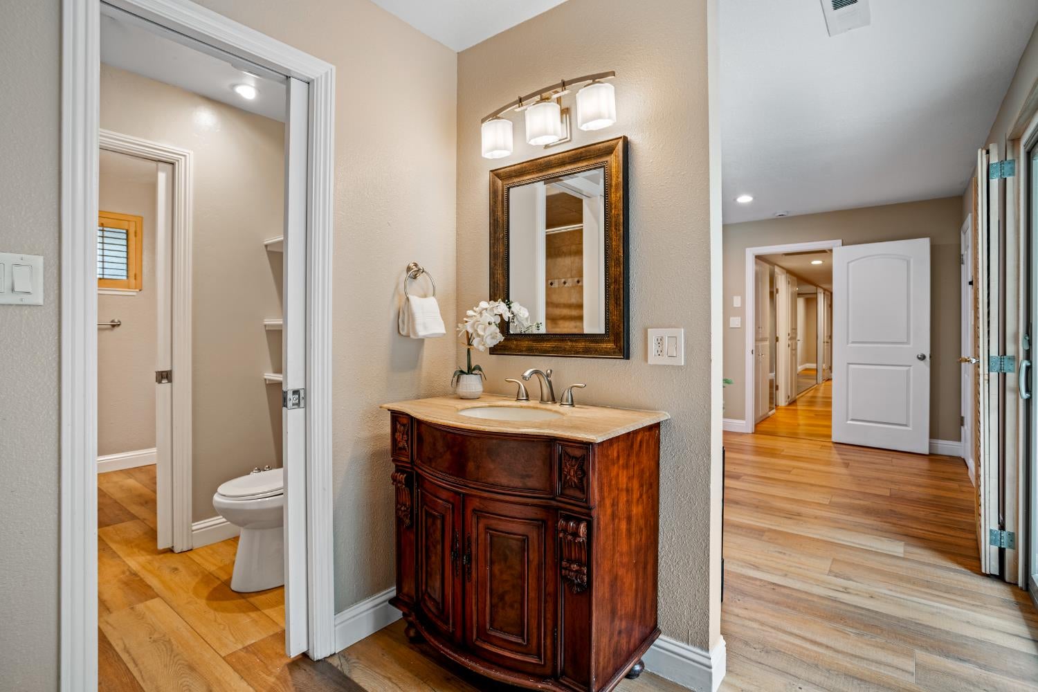 Sacramento, California, 95864, United States, 5 Bedrooms Bedrooms, ,3 BathroomsBathrooms,Residential,Active,1946308