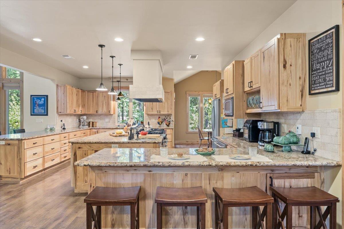 Nevada City, California, 95959, United States, 3 Bedrooms Bedrooms, ,4 BathroomsBathrooms,Residential,Active,1893237