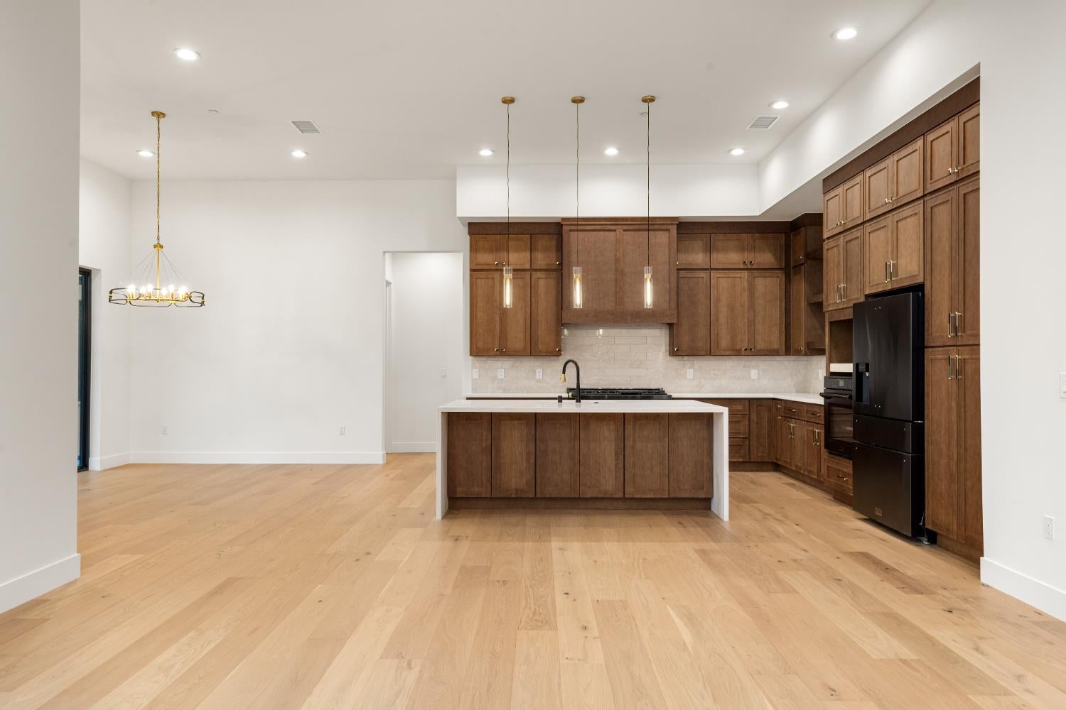 Auburn, California, 95602, United States, 4 Bedrooms Bedrooms, ,3 BathroomsBathrooms,Residential,Active,2003545