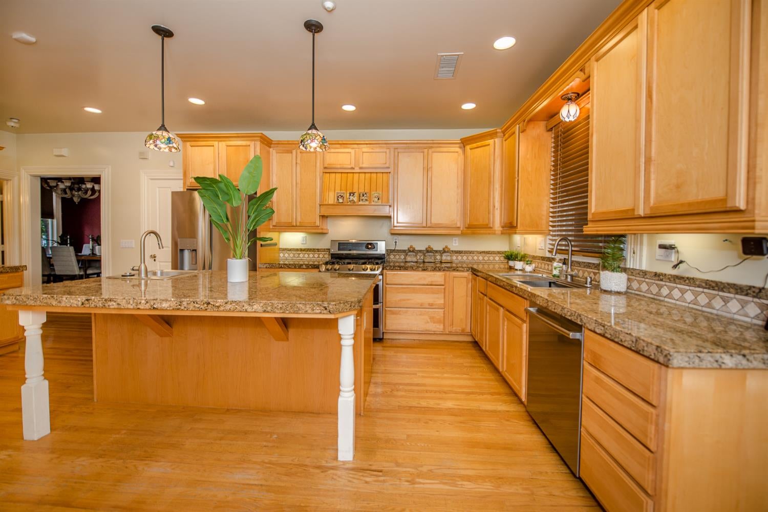 Woodland, California, 95695, United States, 5 Bedrooms Bedrooms, ,4 BathroomsBathrooms,Residential,Active,1843839