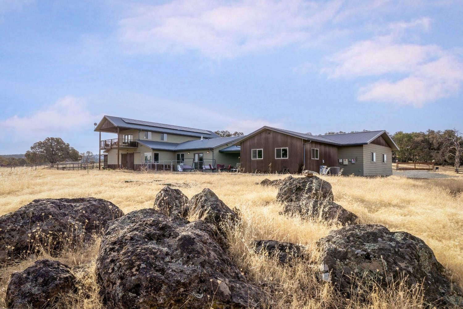 Smartsville, California, 95977, United States, 1 Bedroom Bedrooms, ,3 BathroomsBathrooms,Residential,Active,1952299