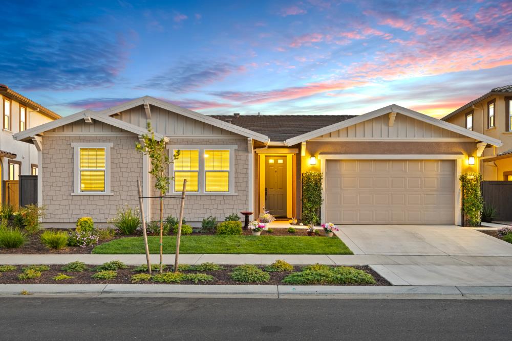 Folsom, California, 95630, United States, 4 Bedrooms Bedrooms, ,3 BathroomsBathrooms,Residential,Active,1922343