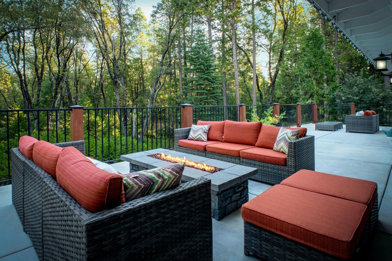 Nevada City, California, 95959, United States, 4 Bedrooms Bedrooms, ,5 BathroomsBathrooms,Residential,Active,1808164