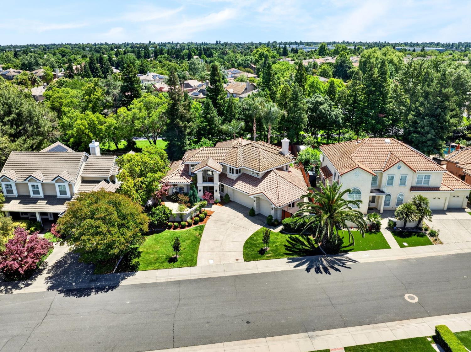 Davis, California, 95618, United States, 4 Bedrooms Bedrooms, ,3 BathroomsBathrooms,Residential,Pending,2045806