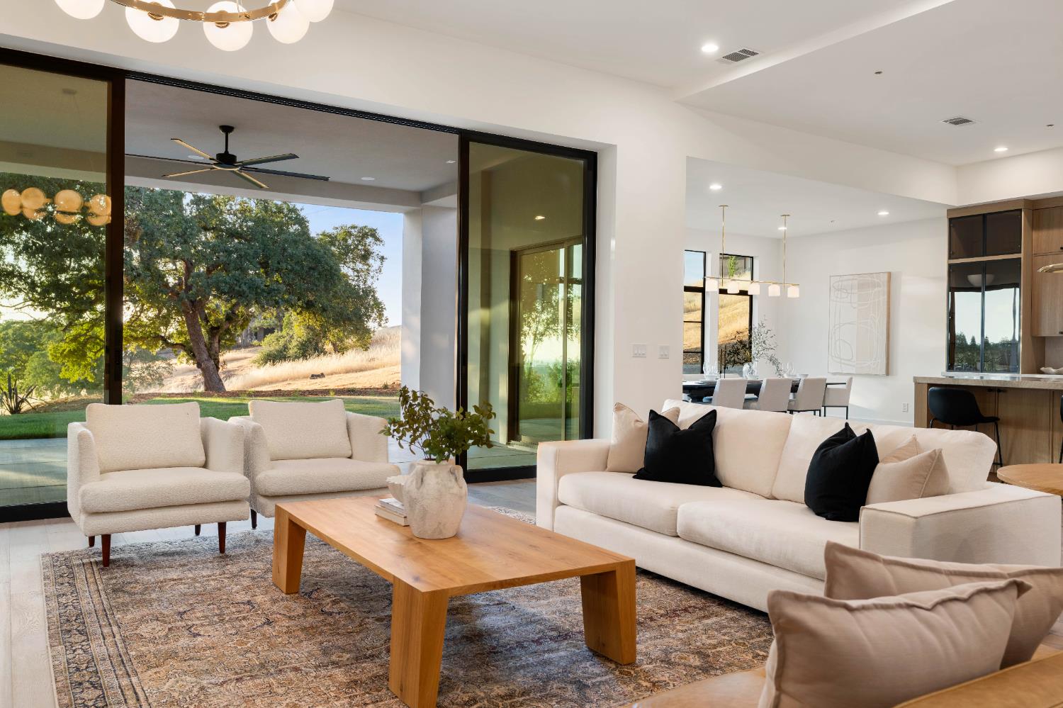 El Dorado Hills, California, 95762, United States, 5 Bedrooms Bedrooms, ,5 BathroomsBathrooms,Residential,Active,1998588