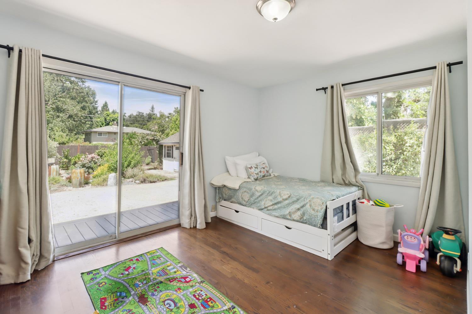 Carmichael, California, 95608, United States, 4 Bedrooms Bedrooms, ,3 BathroomsBathrooms,Residential,Active,1904149