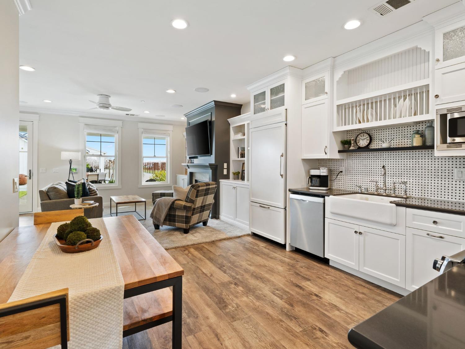 Davis, California, 95616, United States, ,3 BathroomsBathrooms,Residential,Active,1808296