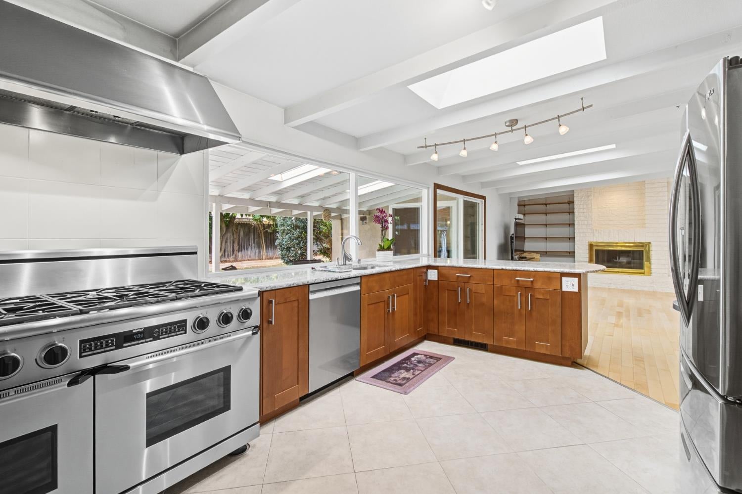 Sacramento, California, 95864, United States, 4 Bedrooms Bedrooms, ,3 BathroomsBathrooms,Residential,Active,1959963