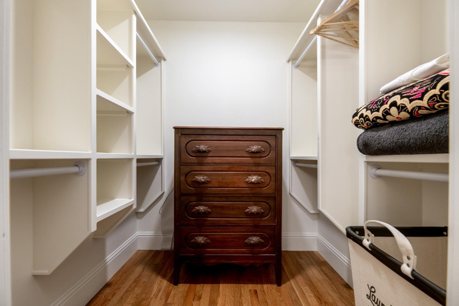 Nevada City, California, 95959, United States, 4 Bedrooms Bedrooms, ,5 BathroomsBathrooms,Residential,Active,1808164