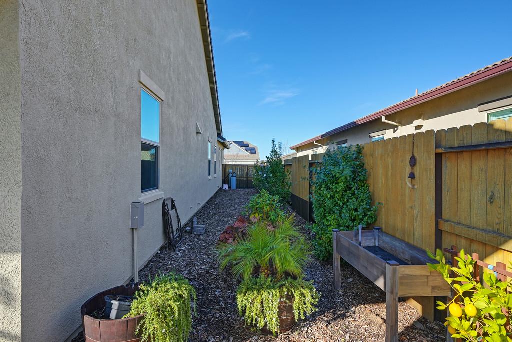 El Dorado Hills, California, 95762, United States, 2 Bedrooms Bedrooms, ,3 BathroomsBathrooms,Residential,Active,2009425