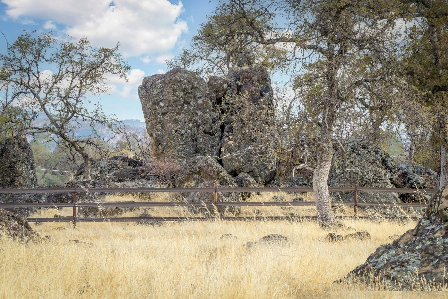 Smartsville, California, 95977, United States, 1 Bedroom Bedrooms, ,3 BathroomsBathrooms,Residential,Active,1952299