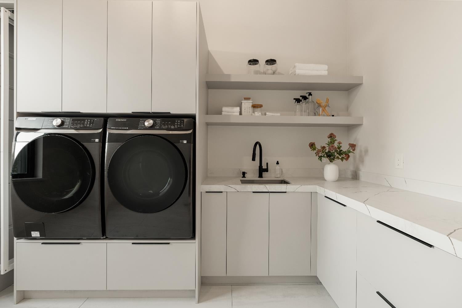 Newcastle, California, 95658, United States, 5 Bedrooms Bedrooms, ,5 BathroomsBathrooms,Residential,Active,1989749