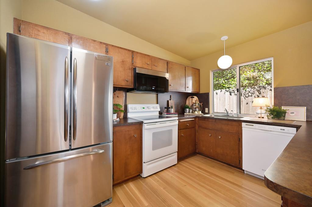 Davis, California, 95616, United States, 5 Bedrooms Bedrooms, ,2 BathroomsBathrooms,Residential,Active,1914596