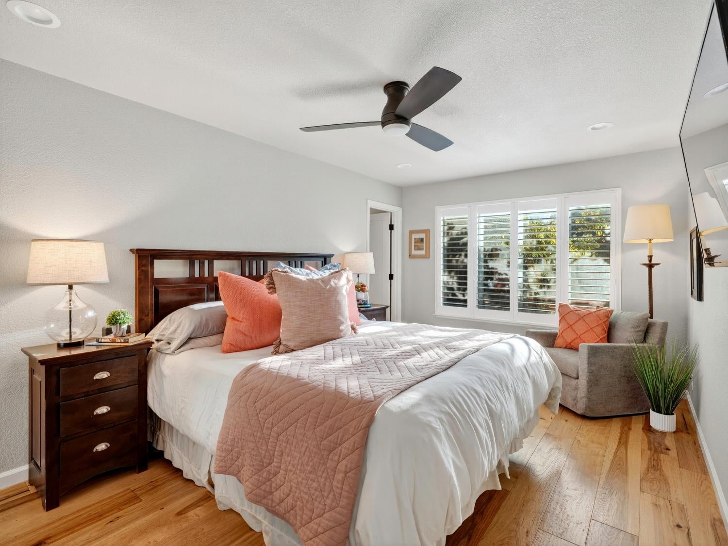 Davis, California, 95618, United States, 4 Bedrooms Bedrooms, ,2 BathroomsBathrooms,Residential,Active,1961942