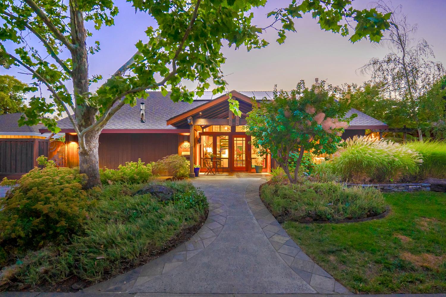 Davis, California, 95616, United States, 4 Bedrooms Bedrooms, ,4 BathroomsBathrooms,Residential,Active,1922349