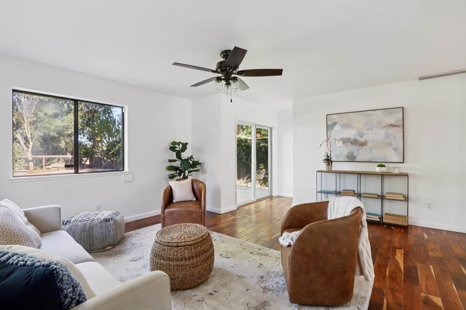 Davis, California, 95616, United States, 3 Bedrooms Bedrooms, ,3 BathroomsBathrooms,Residential,Active,1922309