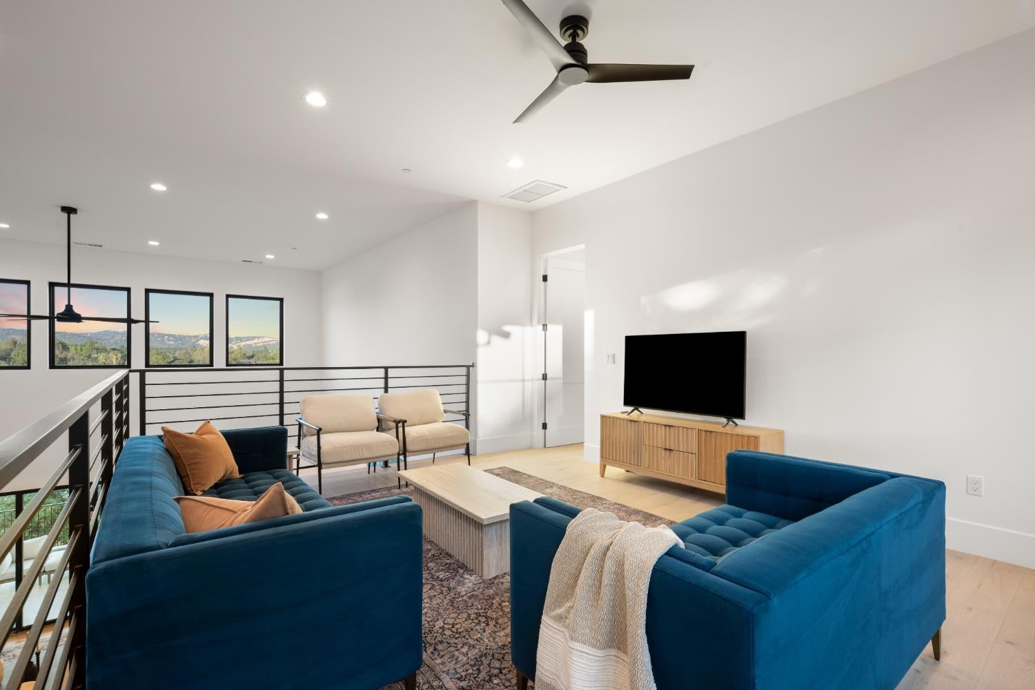 Loomis, California, 95650, United States, 5 Bedrooms Bedrooms, ,4 BathroomsBathrooms,Residential,Active,1959535