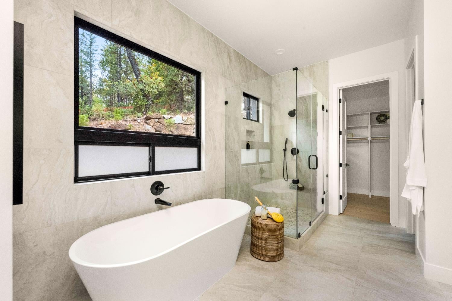 Meadow Vista, California, 95722, United States, 4 Bedrooms Bedrooms, ,4 BathroomsBathrooms,Residential,Active,2006812