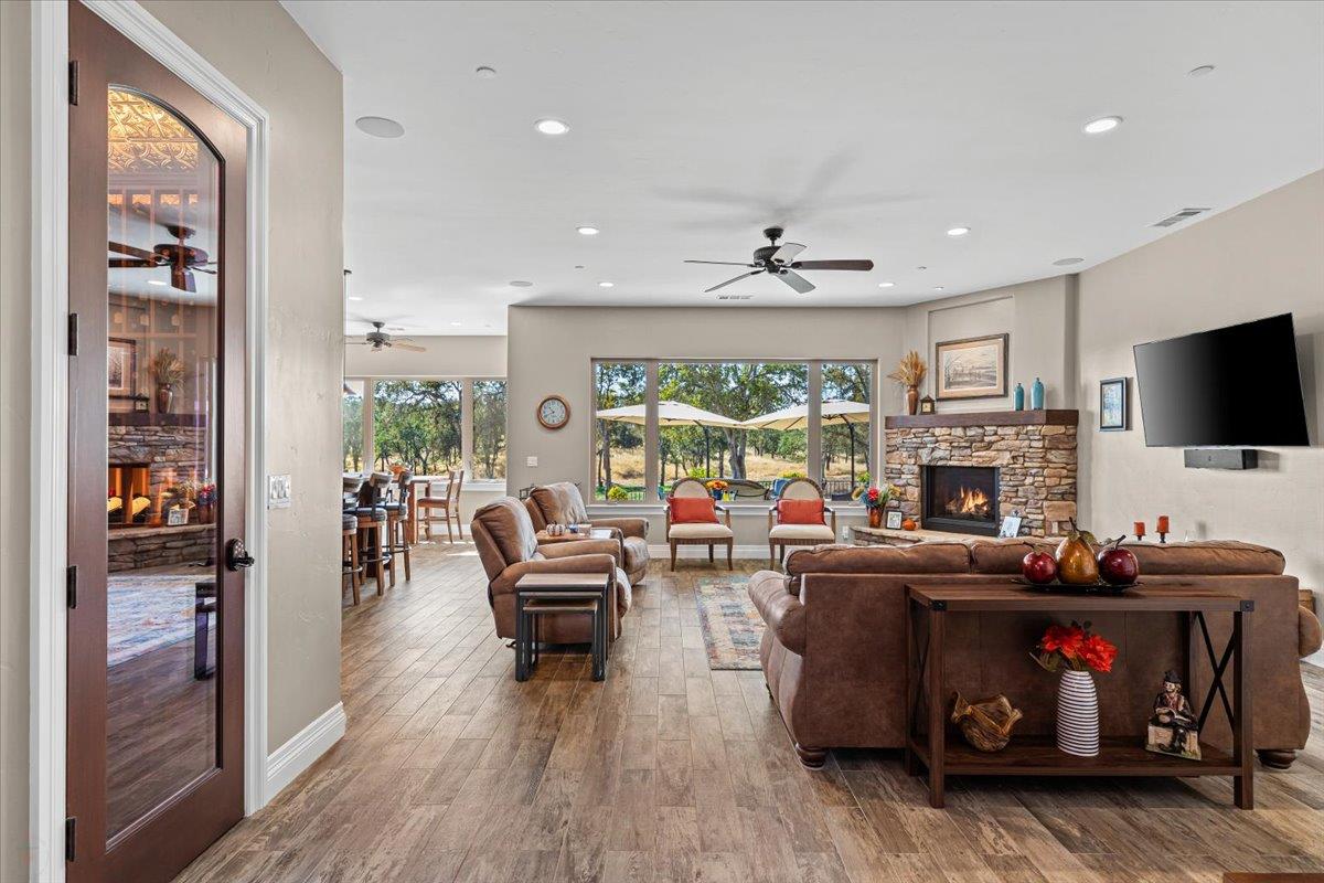 Copperopolis, California, 95228, United States, 4 Bedrooms Bedrooms, ,3 BathroomsBathrooms,Residential,Active,1953658