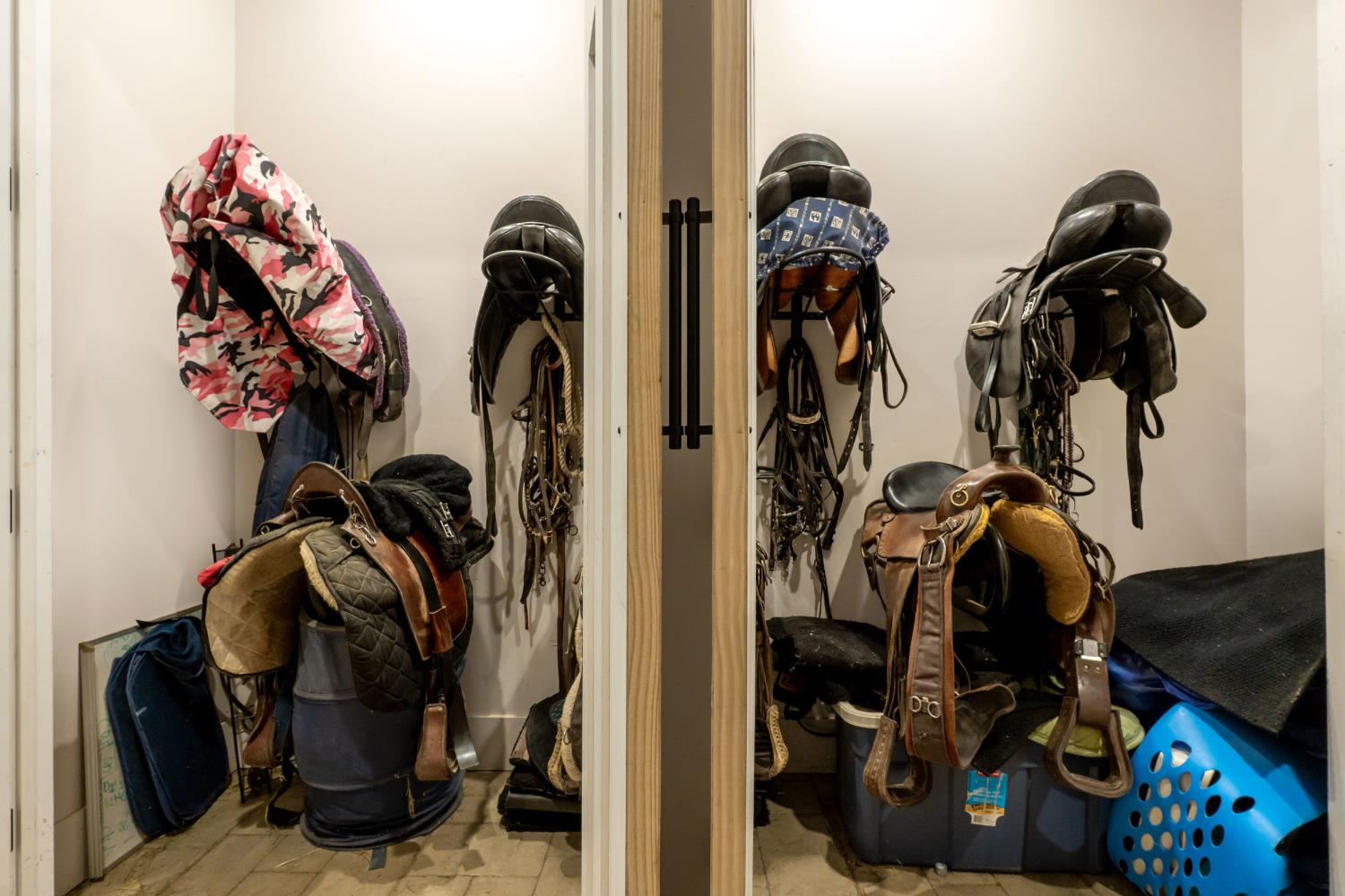 Smartsville, California, 95977, United States, 1 Bedroom Bedrooms, ,3 BathroomsBathrooms,Residential,Active,1952299