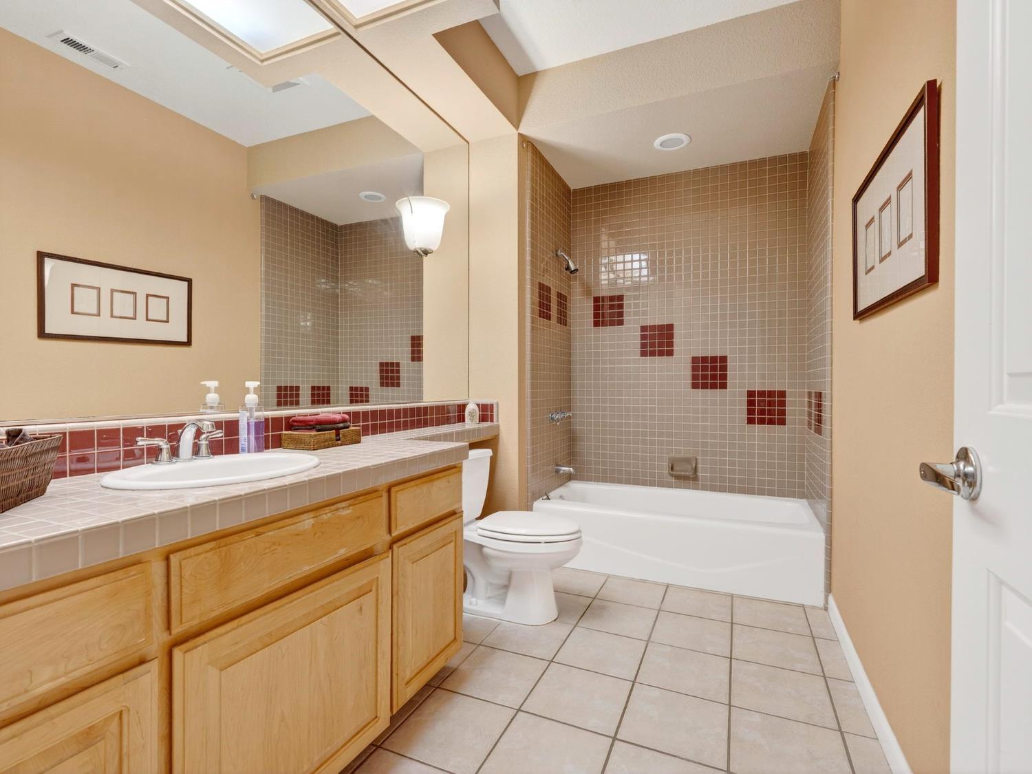 Davis, California, 95616, United States, 4 Bedrooms Bedrooms, ,3 BathroomsBathrooms,Residential,Active,1968416